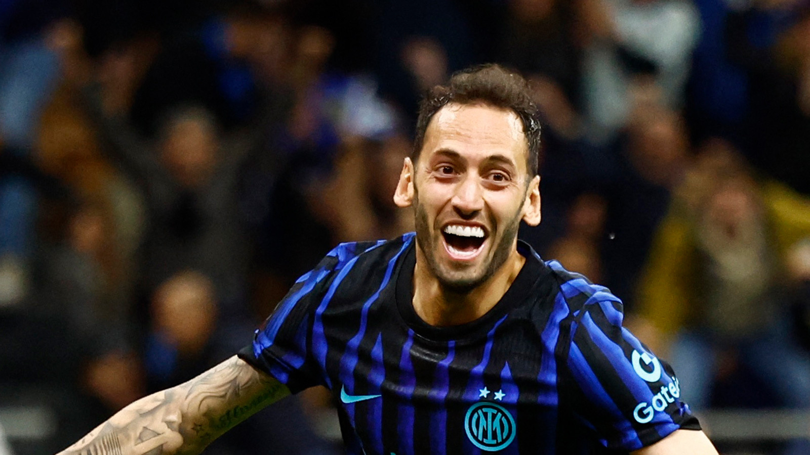 Hakan Çalhanoğlu 2 gol, 1 asistiyle finali getirdi