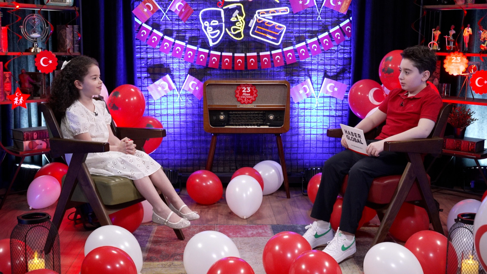 Poster 23 Nisan’da çocuklara emanet