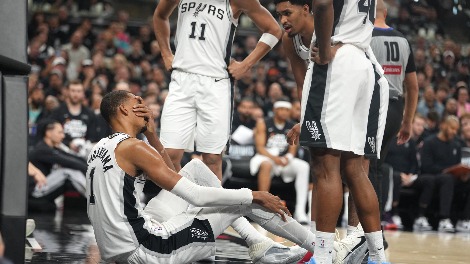 Victor Wenbanyama beyin sarsıntısı geçirdi! Spurs kaybetti