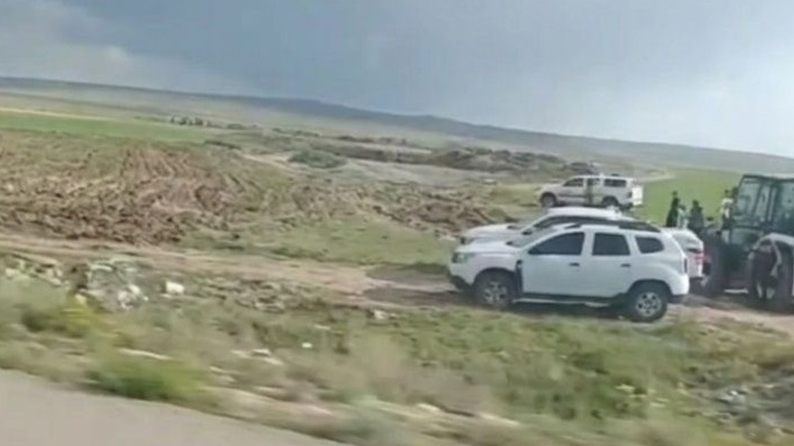 Boş arazide toprağa gömülü ceset bulundu