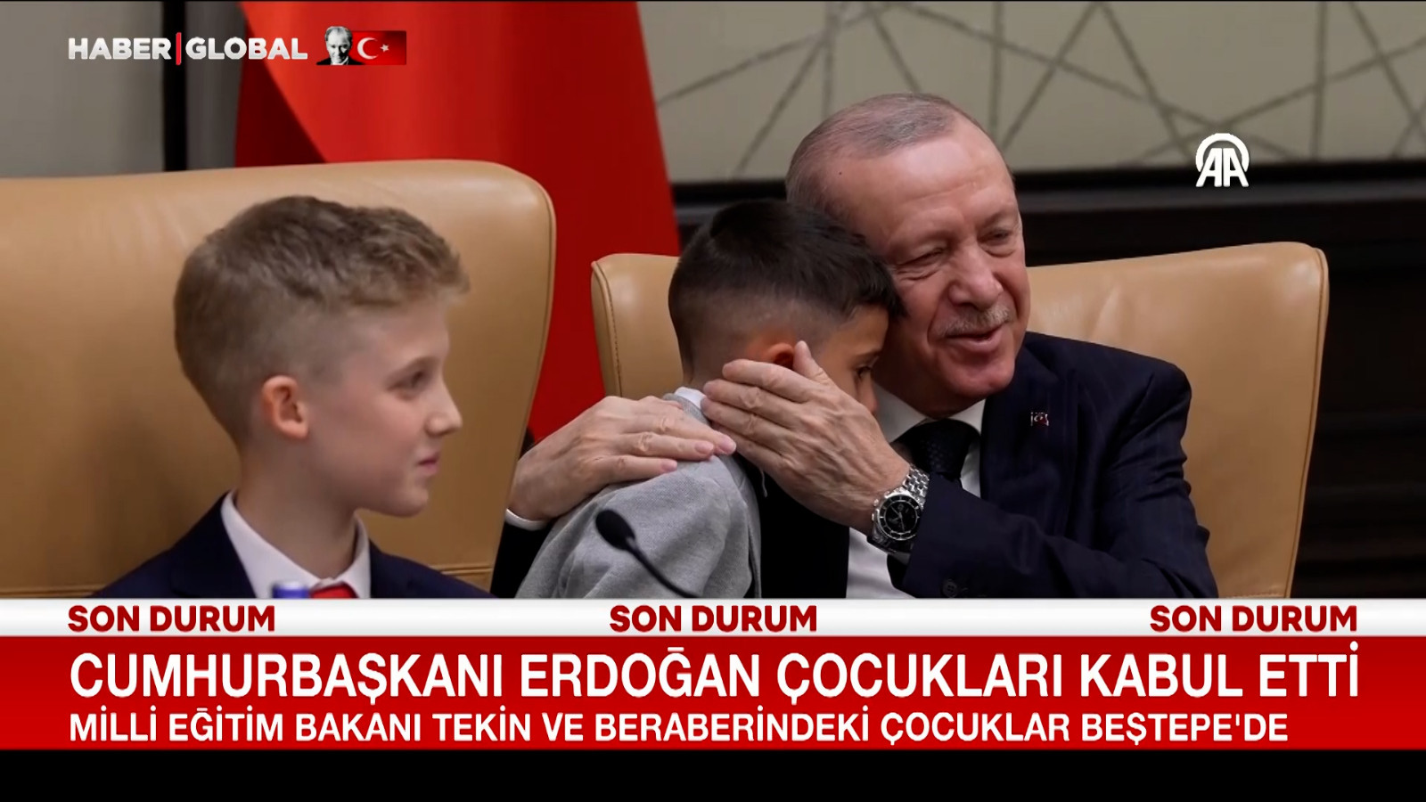 Cumhurbaşkanı Erdoğan, Milli Eğitim Bakanı Tekin ile beraberindeki çocukları kabul etti