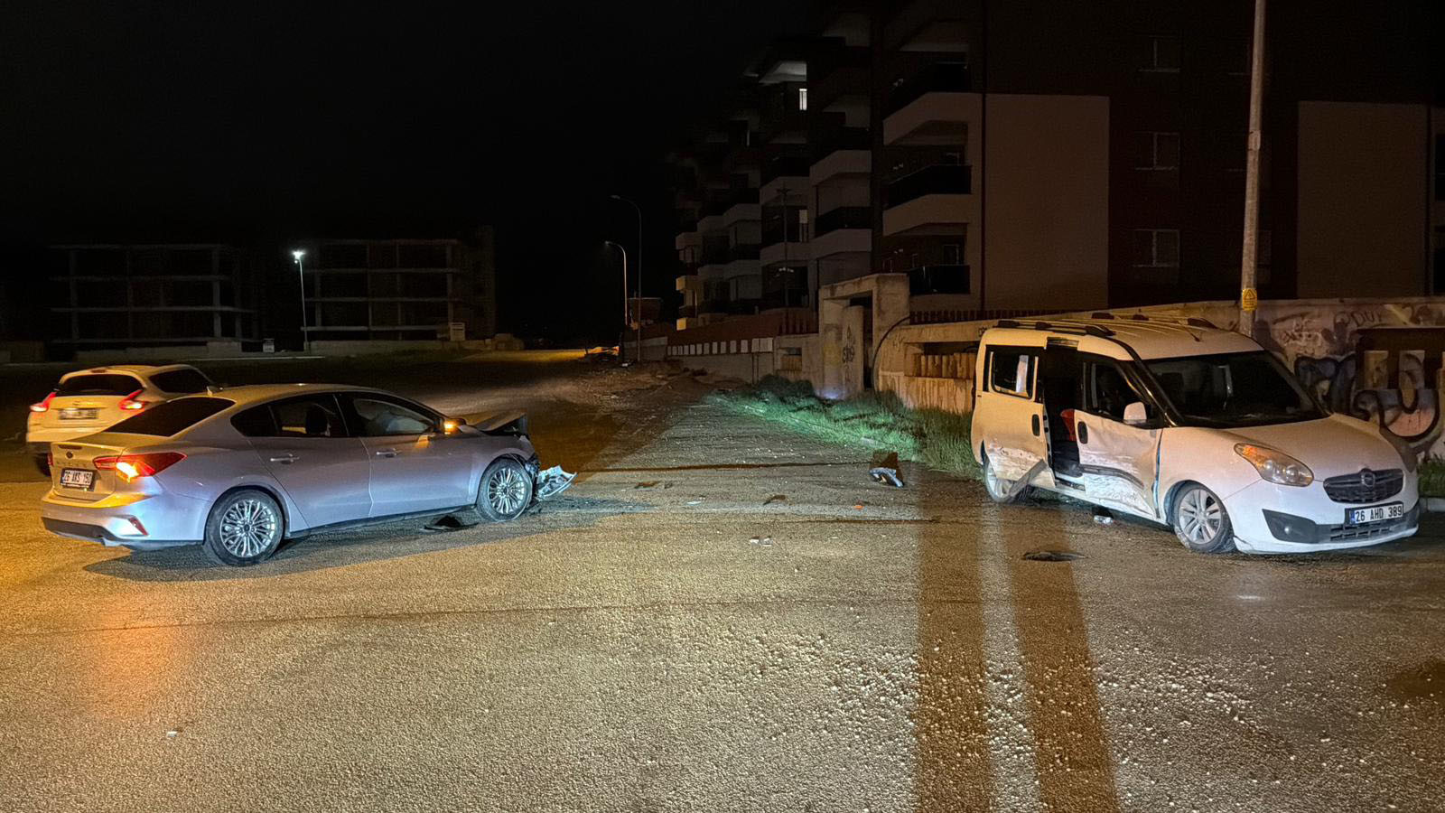 Eskişehir'de ehliyetsiz sürücü ile alkollü sürücü kaza yaptı: 117 bin 150 lira para cezası