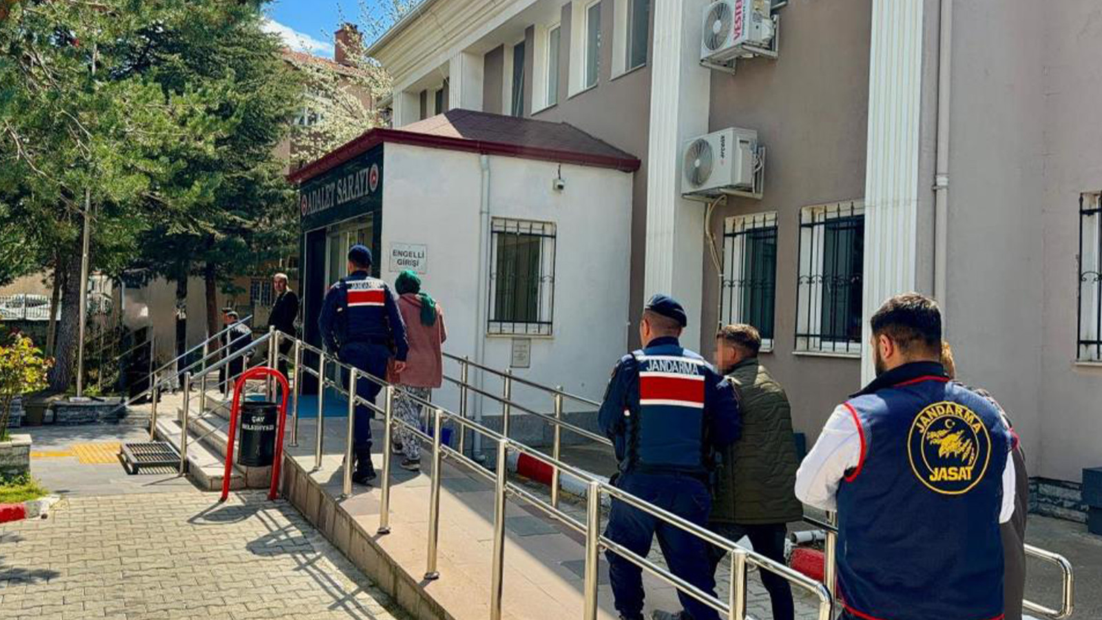 İntihar ettiği söylenen genç kadının cinayete kurban gittiği ortaya çıktı