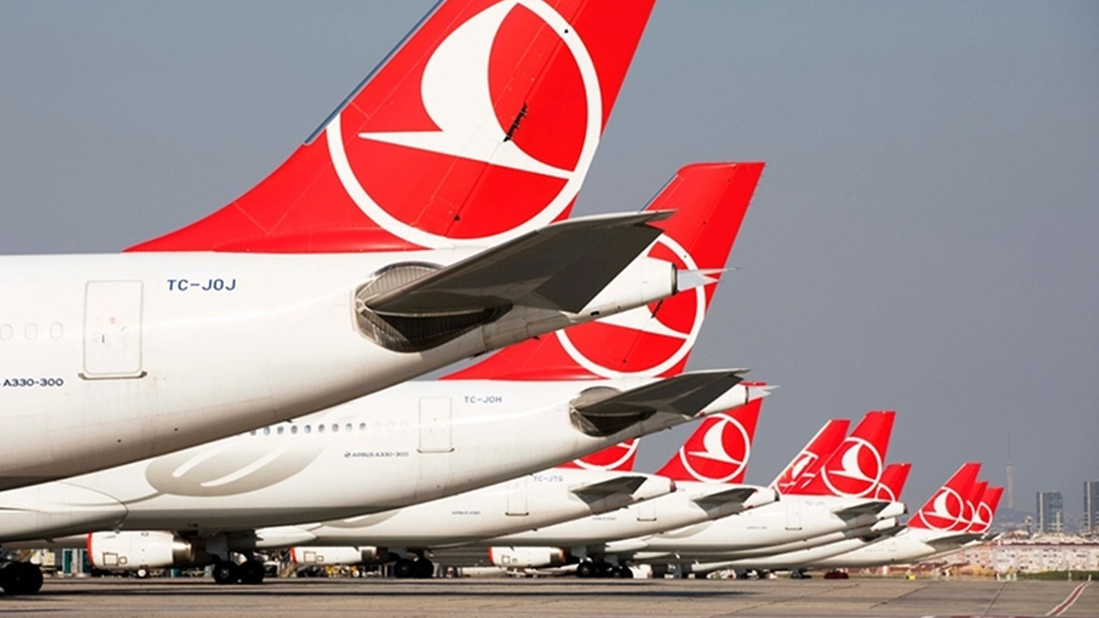 İran'da mahsur kalan THY uçağı yurda döndü