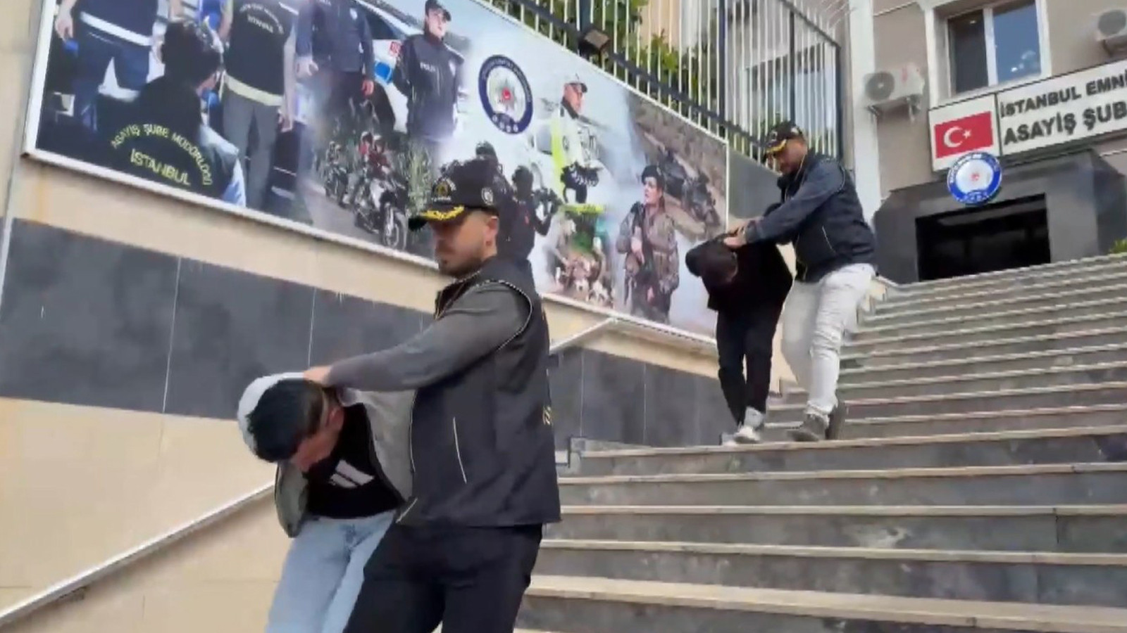 İstanbul'da iş insanını 'kredi limitini yükselteceğiz' diyerek 1 milyon 500 bin lira dolandırdılar