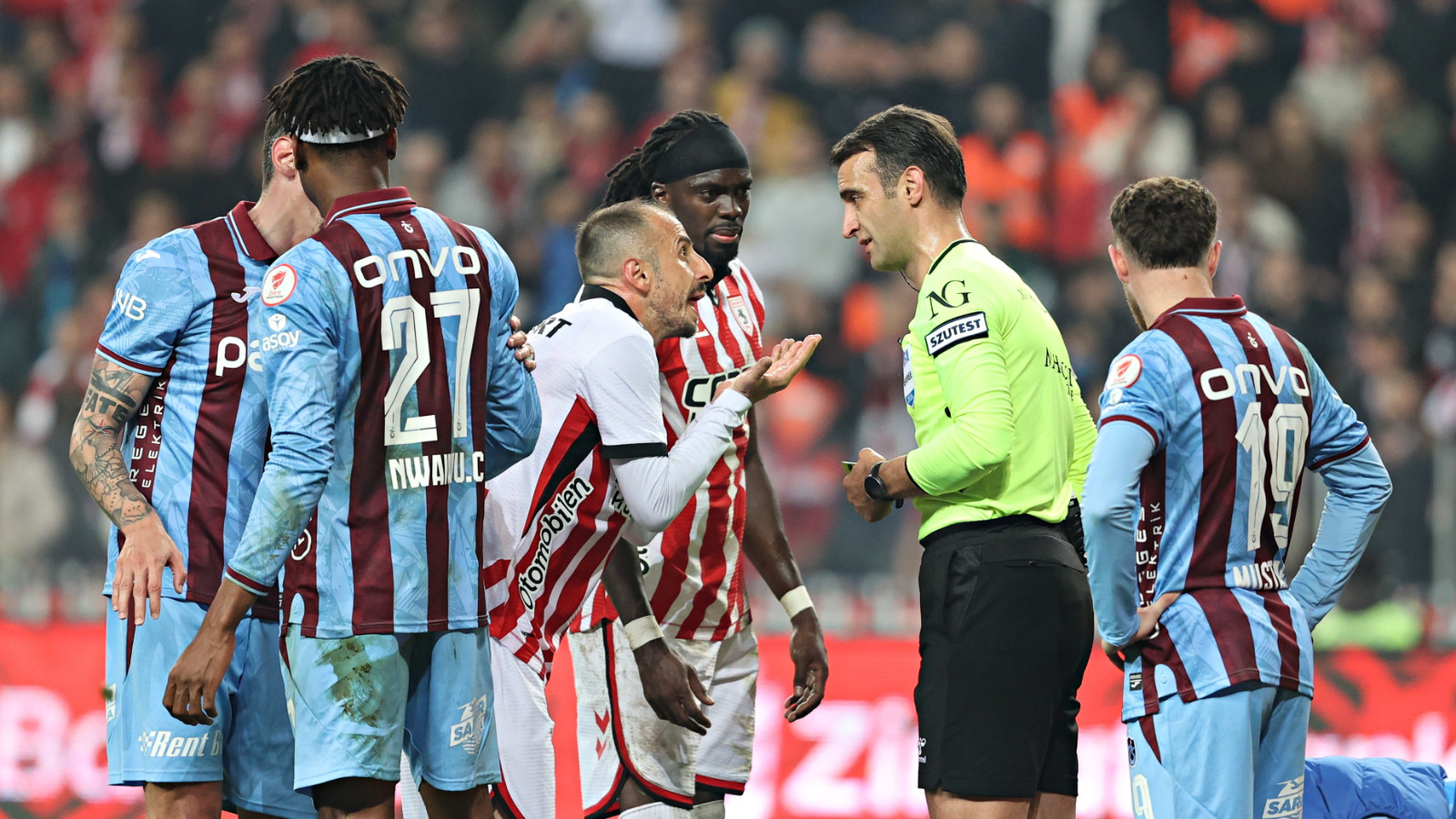 Samsunspor'dan tepki: Hafızalardan çıkmayacak kara gece!