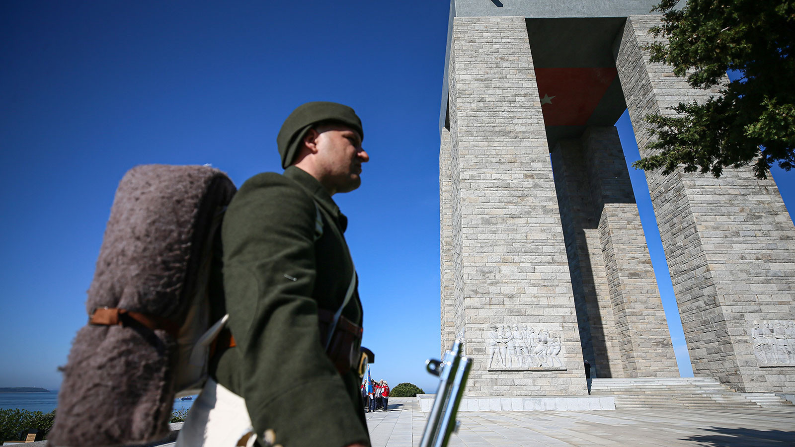 Çanakkale Kara Savaşları'nın 111'inci yıl dönümünde şehitler anıldı