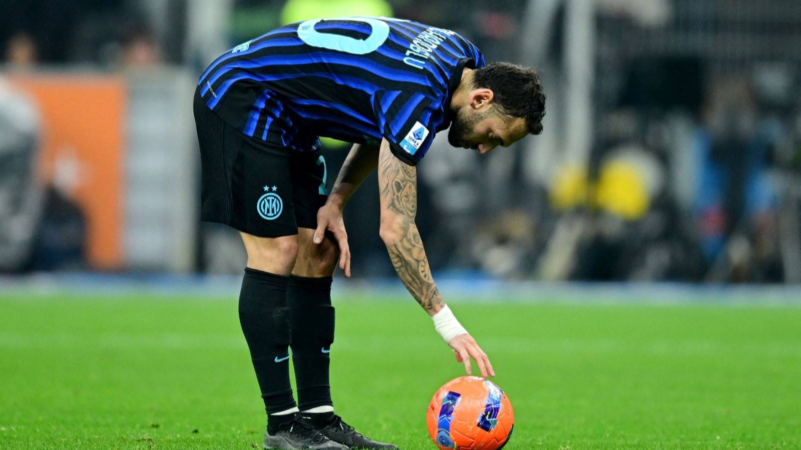 Hakan Çalhanoğlu menajeriyle görüştü