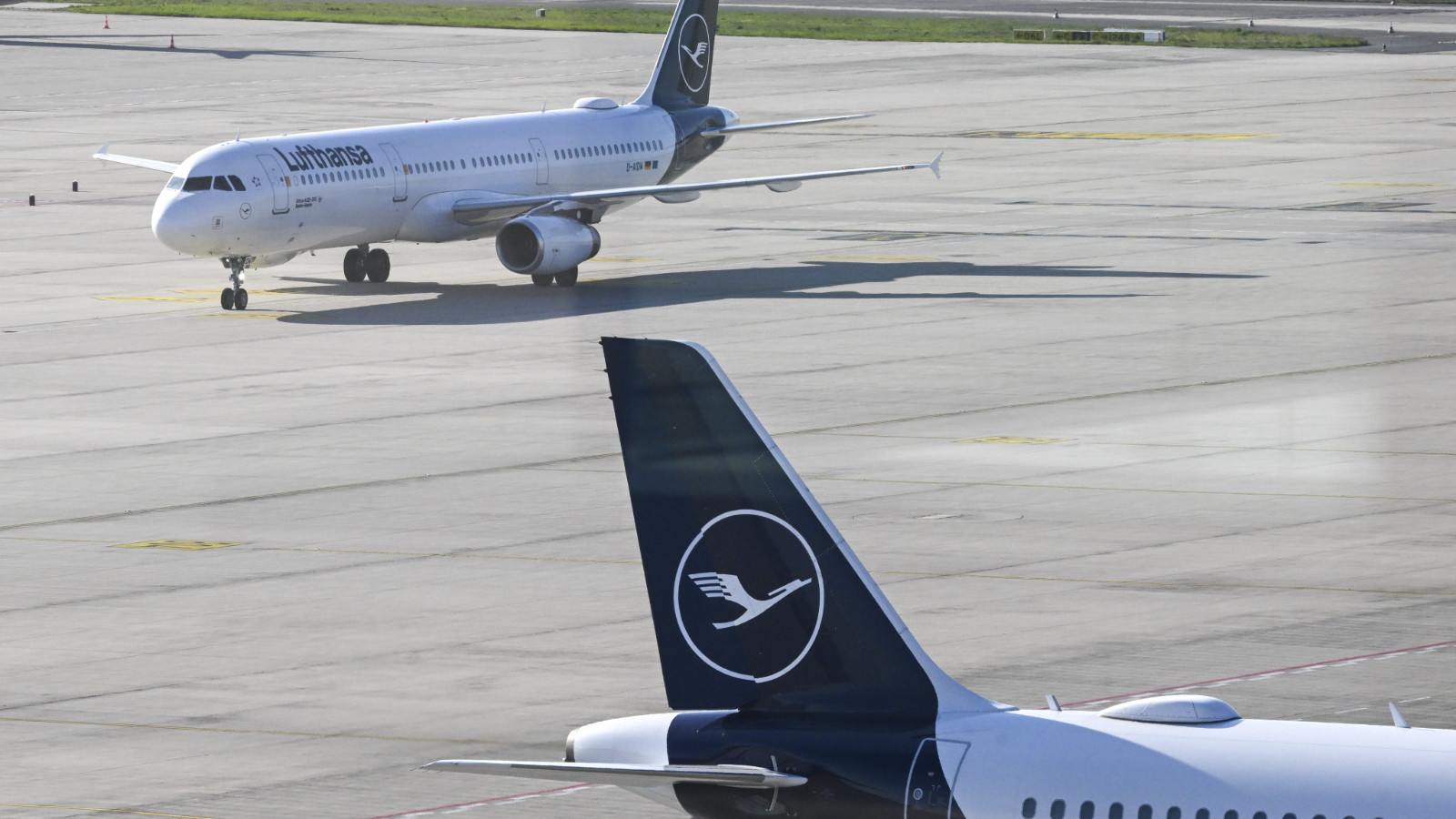 Lufthansa, yakıt krizi nedeniyle 20 bin uçuşu iptal edecek