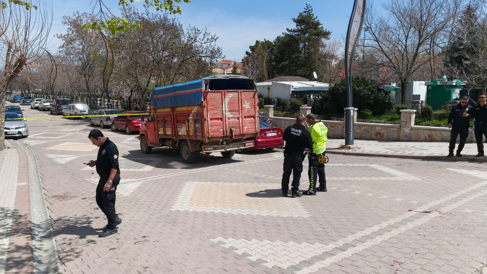 3 yaşındaki çocuğun feci ölümü: Parktan dönerken kamyon çarptı