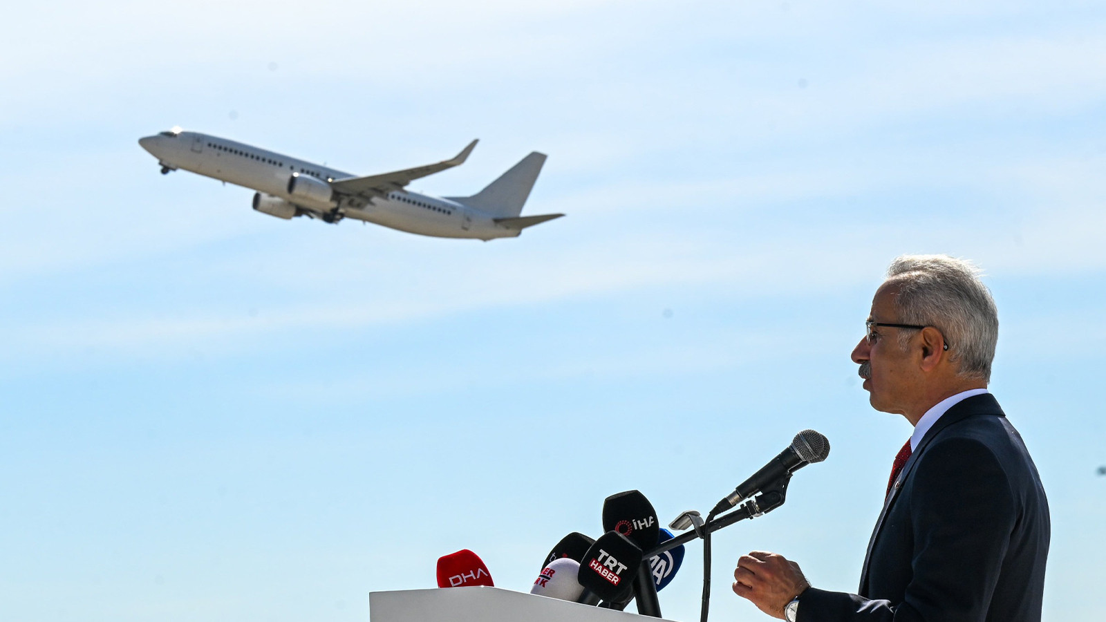 Bakan Uraloğlu: Havalimanı kapasitesi 26 AB ülkesinin nüfusunu aştı