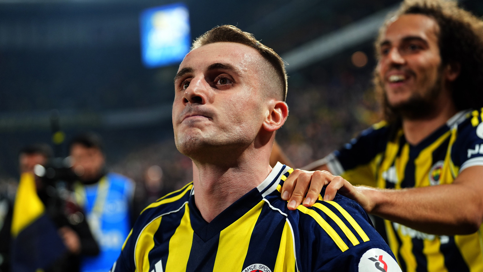 Fenerbahçe'de tek hedef; derbi galibiyetiyle yarışa tutunmak