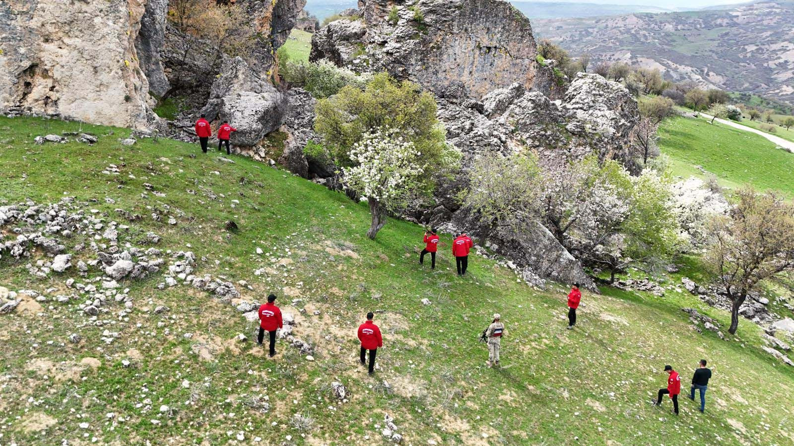 JAK ile JASAT ekipleri bölgede... Tunceli'de her yer didik didik aranıyor! - Resim: 6