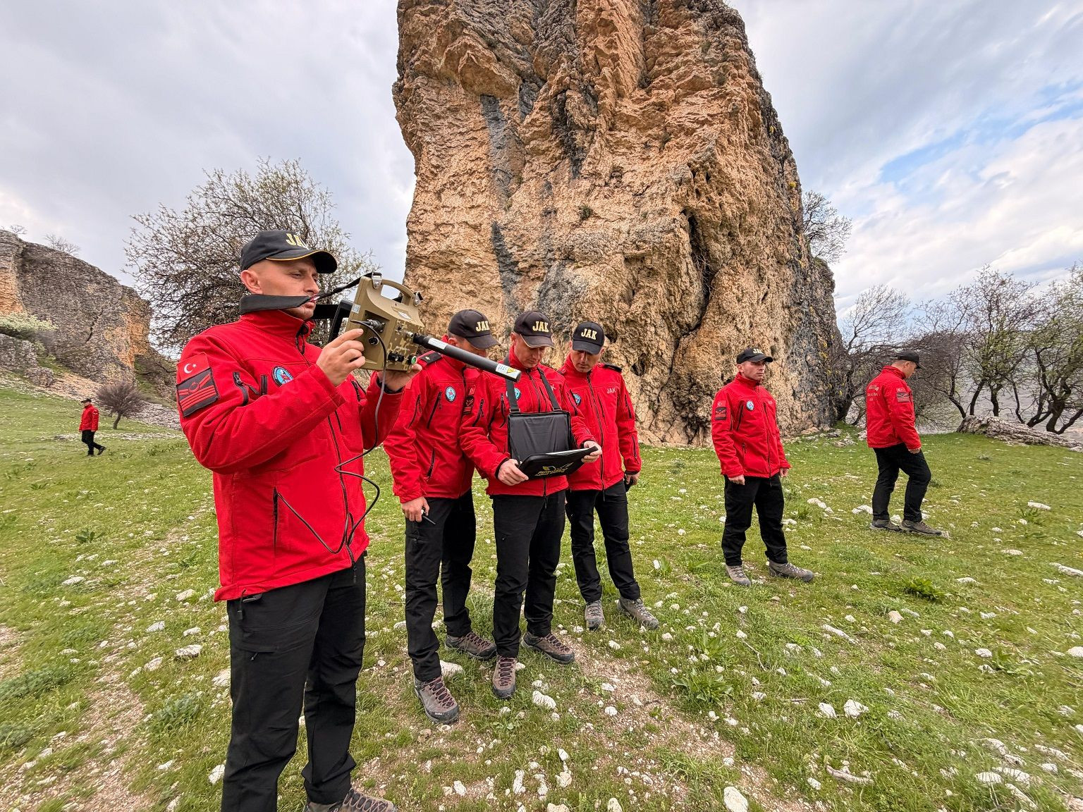 JAK ile JASAT ekipleri bölgede... Tunceli'de her yer didik didik aranıyor! - Resim: 10