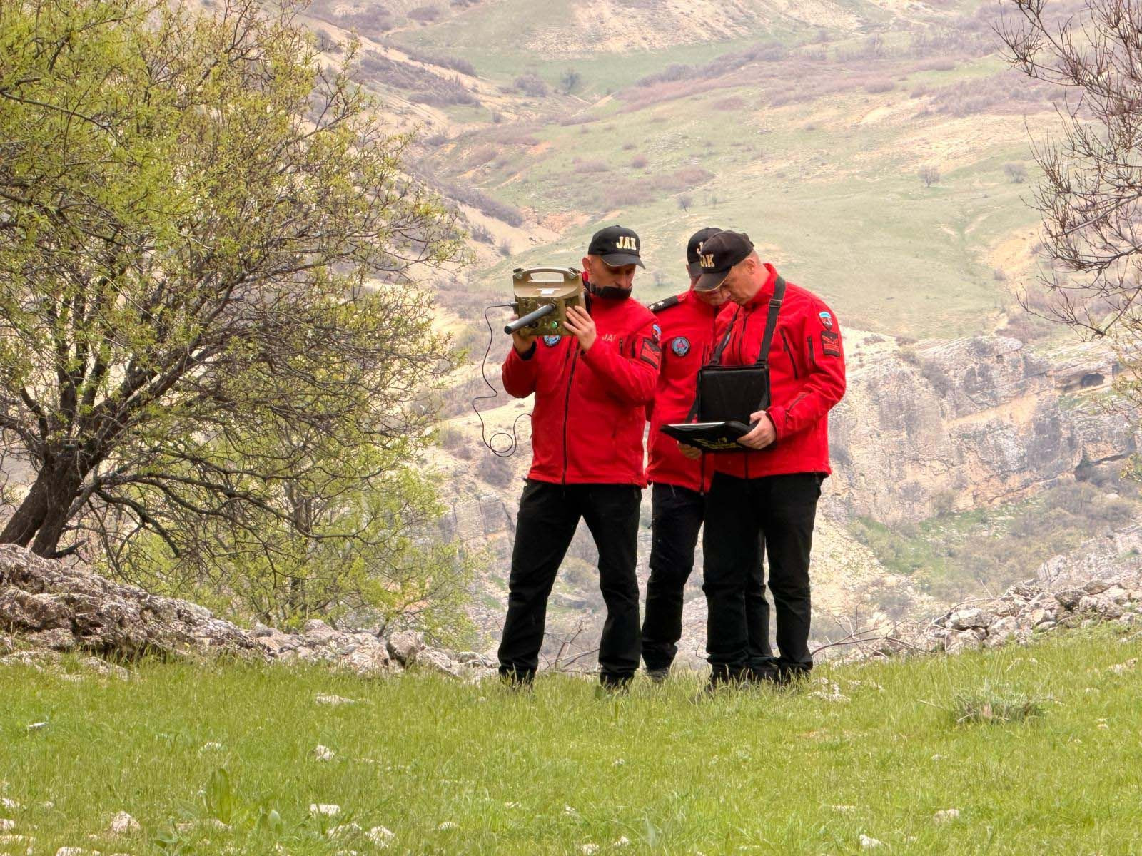 JAK ile JASAT ekipleri bölgede... Tunceli'de her yer didik didik aranıyor! - Resim: 4