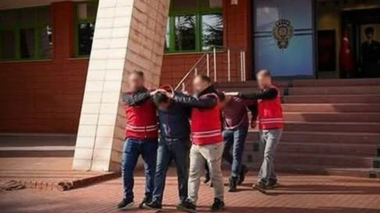 Isparta'da sosyal medya dolandırıcısı tutuklandı 