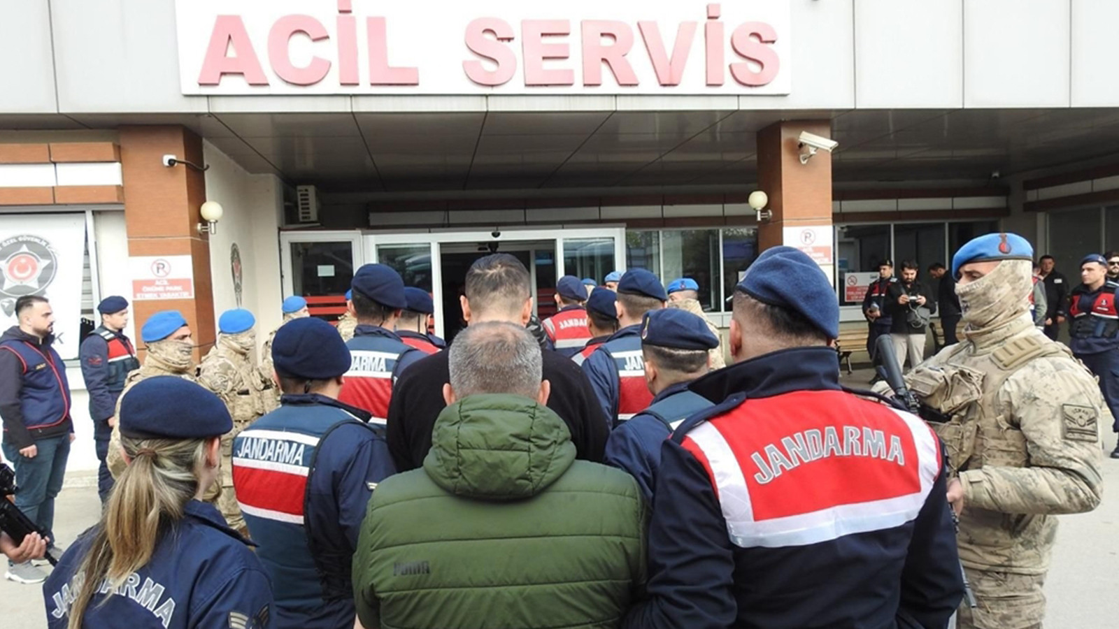 Kocaeli merkezli 5 ilde 'yolsuzluk' ve 'rüşvet' operasyonu; 12 tutuklama
