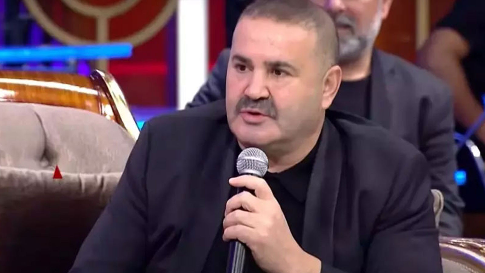 Şafak Sezer estetik ayarını fazla kaçırdı! Tanınmaz halde