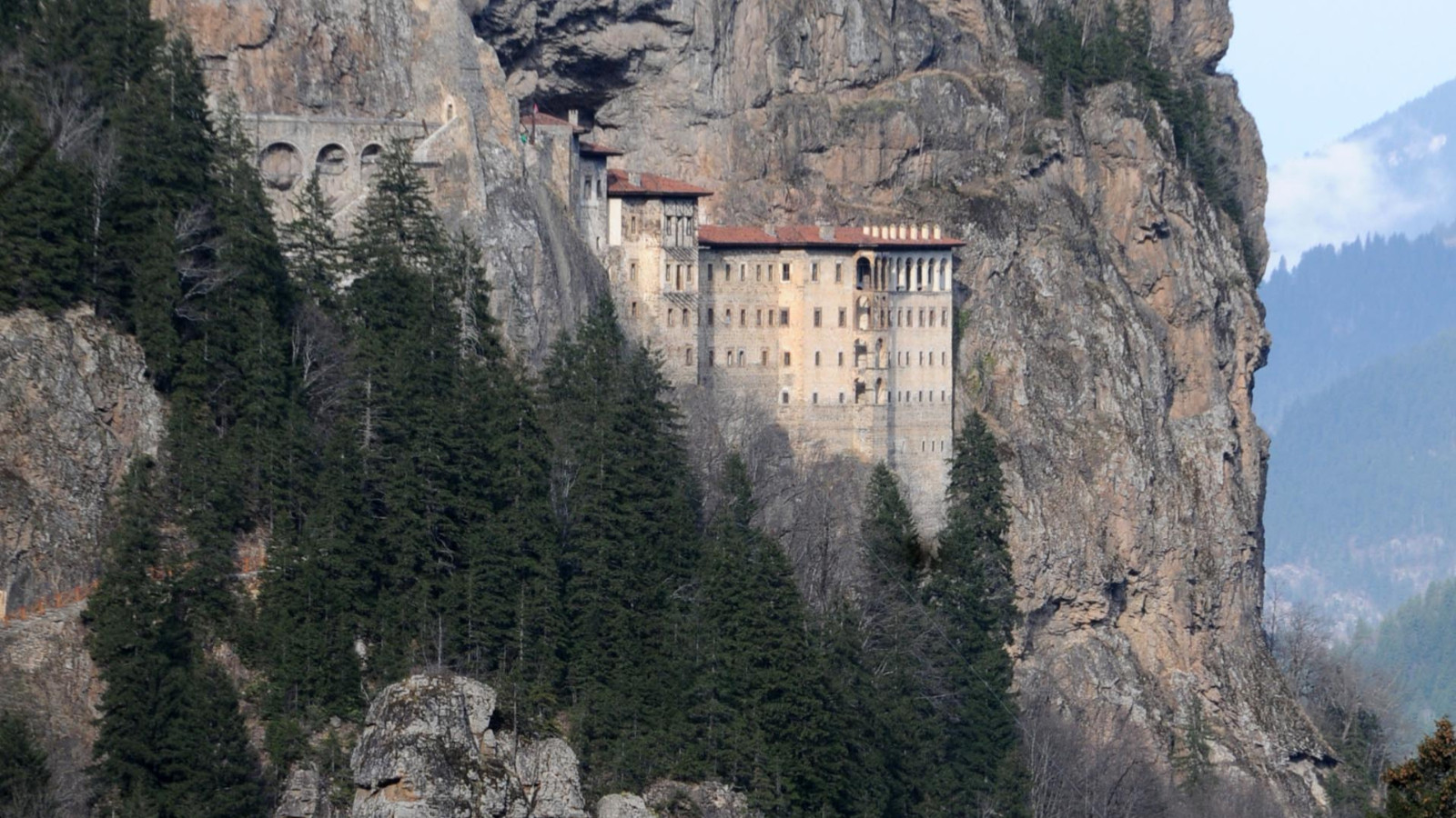 Sümela Manastırı'nda kritik hat mercek altında!