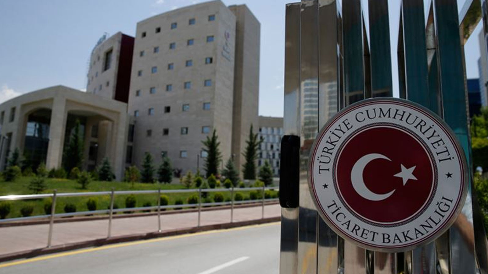 Ticaret Bakanlığı ilk çeyrekte 129 bin 327 firma ve 15,2 milyon ürünü denetledi