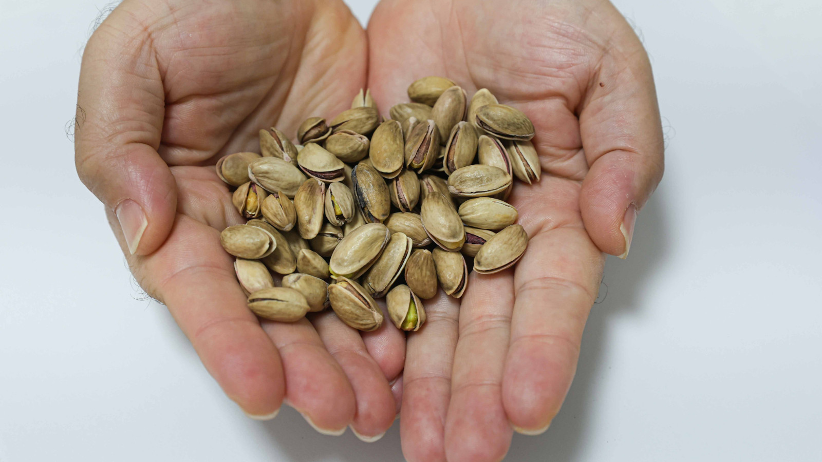 Ünlü beslenme uzmanından kahvaltıda antep fıstığı tavsiyesi