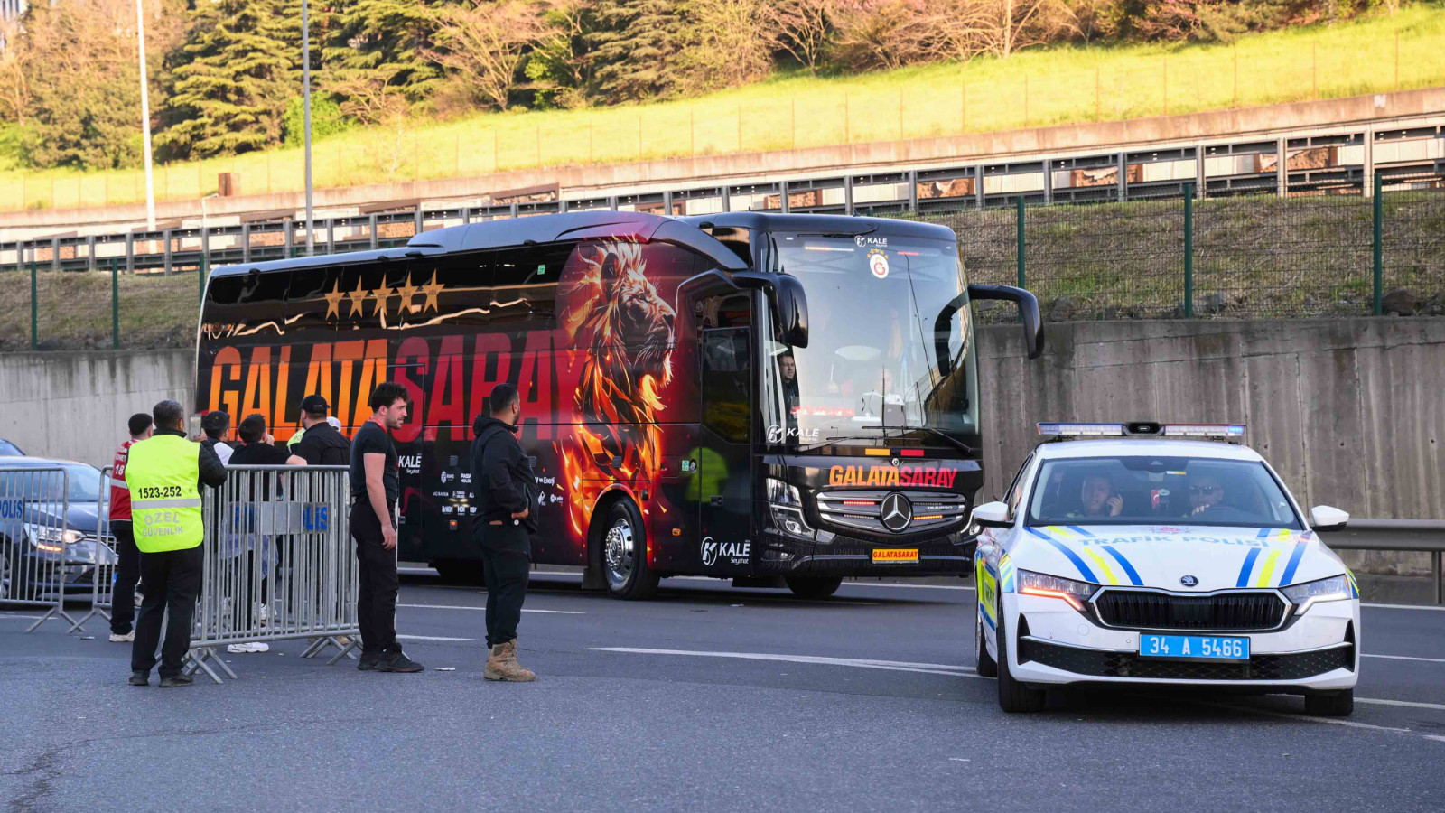 Galatasaray, derbi için RAMS Park'a geldi