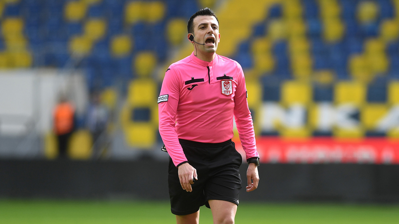 Galatasaray-Fenerbahçe maçının VAR'ı Ömer Faruk Turtay oldu