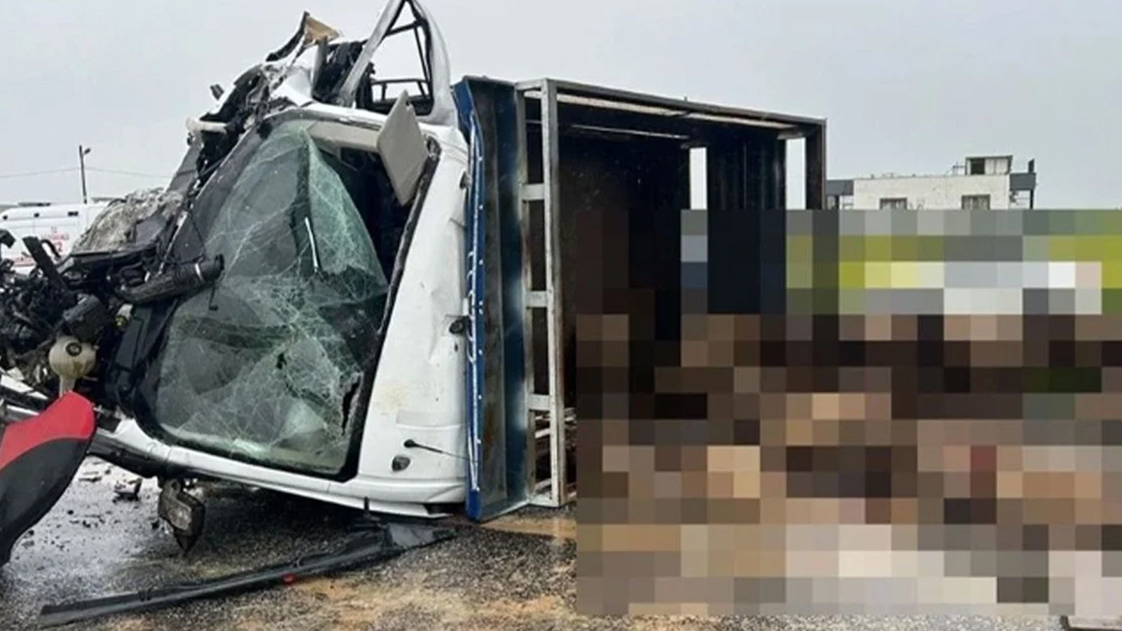 Siirt'te katliam gibi kaza: Çok sayıda ölü ve yaralı var