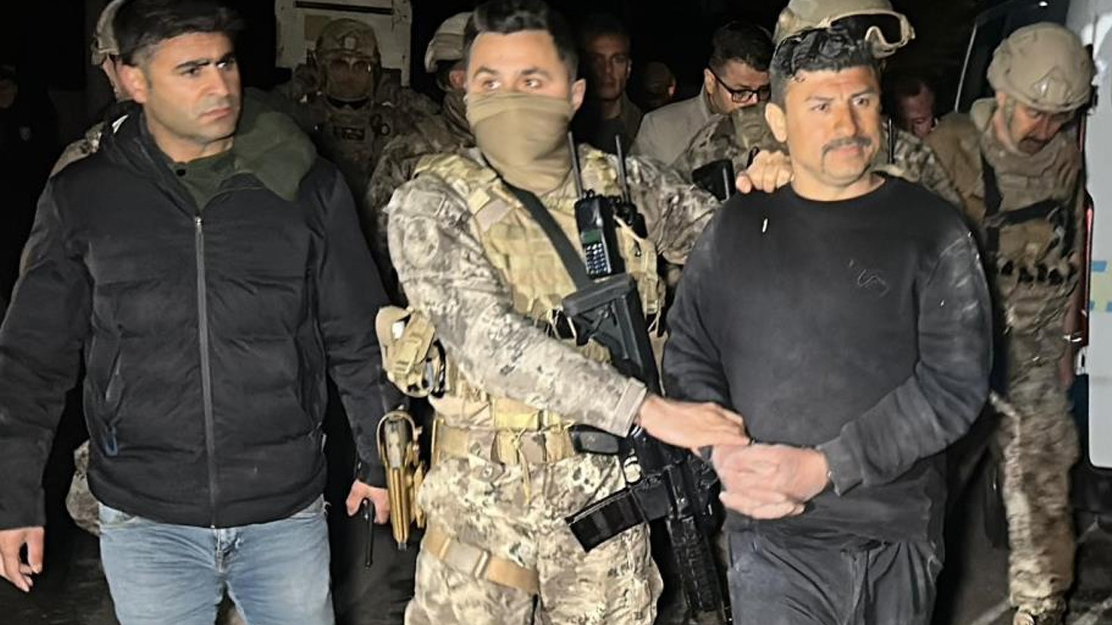 Uşak'ta polislere pompalı tüfekli saldırı: 2 polis yaralandı