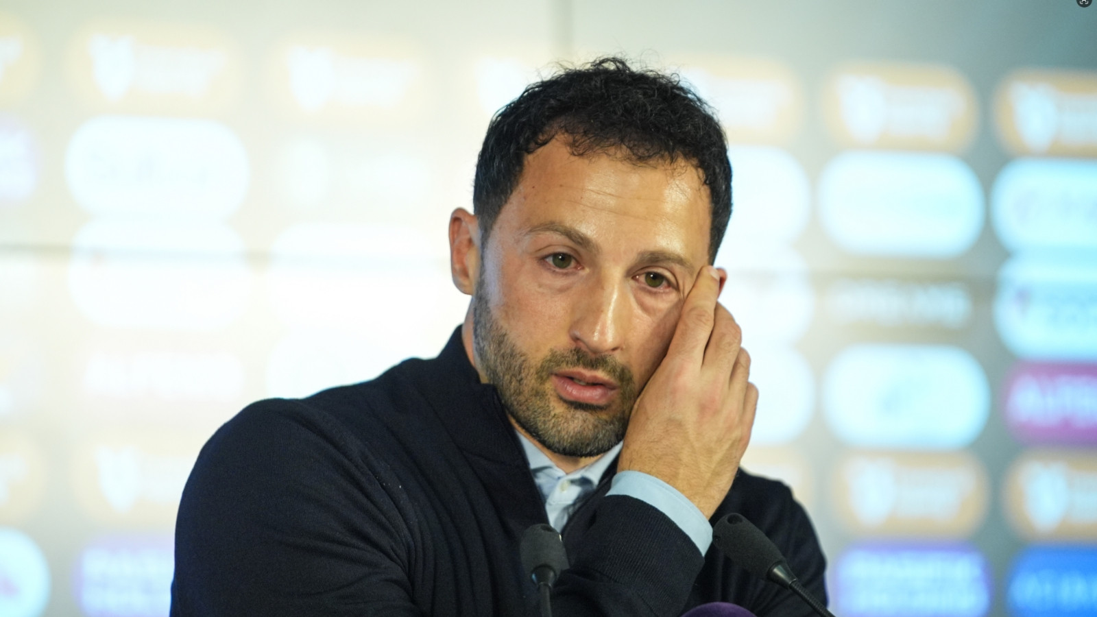 Fenerbahçe'de Tedesco ve Devin Özek'in görevine son verildi