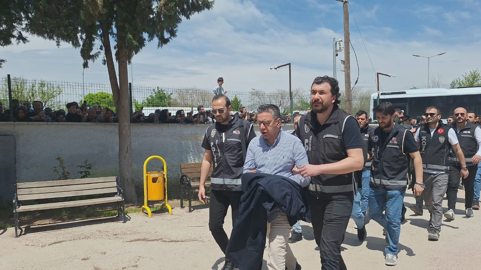 Halfeti Belediyesi'nde 'yolsuzluk' operasyonunda 46 şüpheli adliyeye sevk edildi