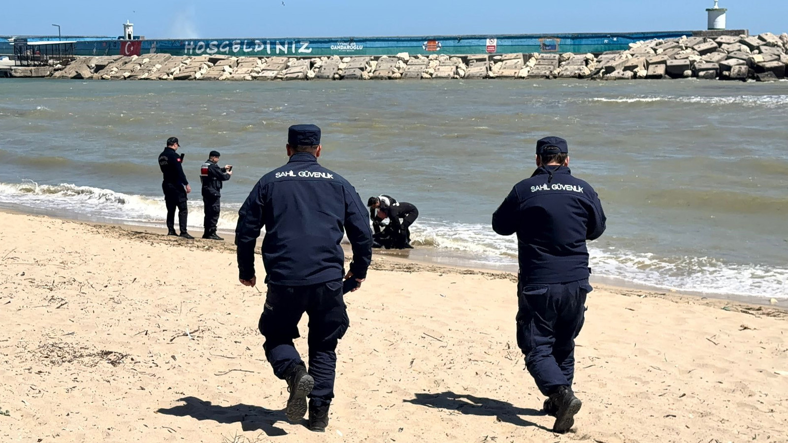 İhbar üzerine ekipler harekete geçti: Arnavutköy Sahili'nde erkek cesedi bulundu