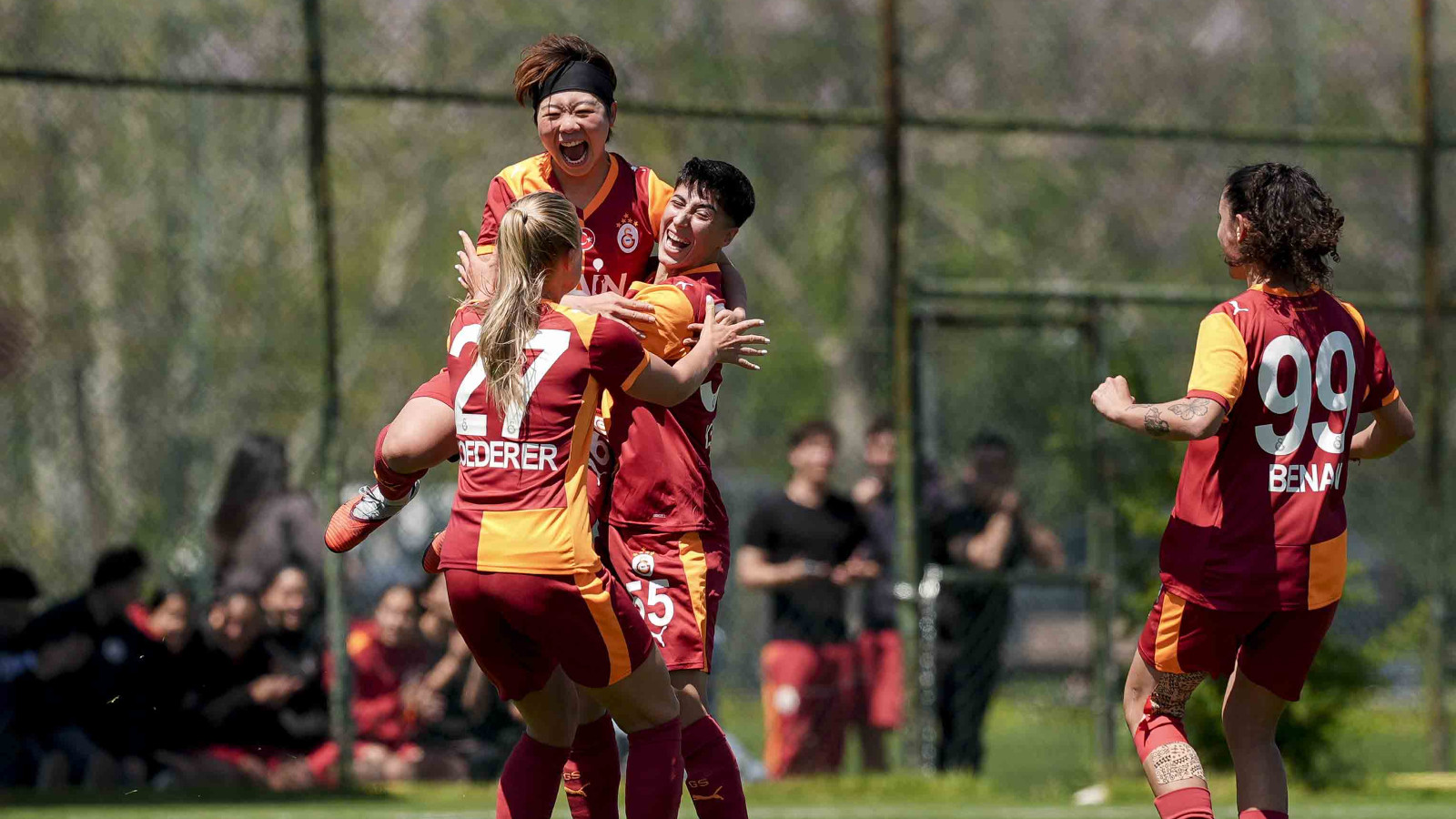 Kadınlar derbisinde Galatasaray, Fenerbahçe'yi mağlup etti