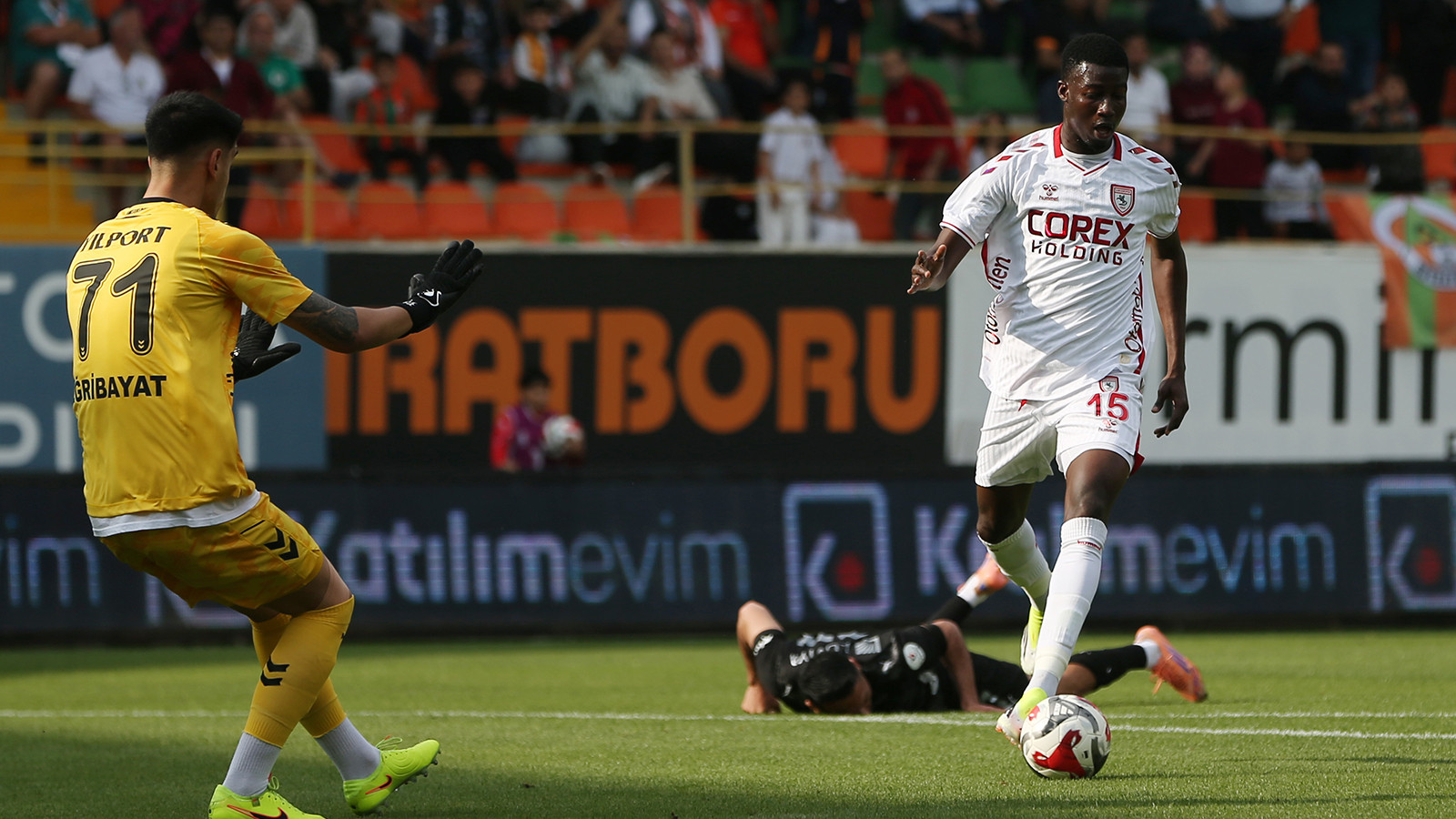 Samsunspor, Alanyaspor'u devirerek galibiyet serisini sürdürdü