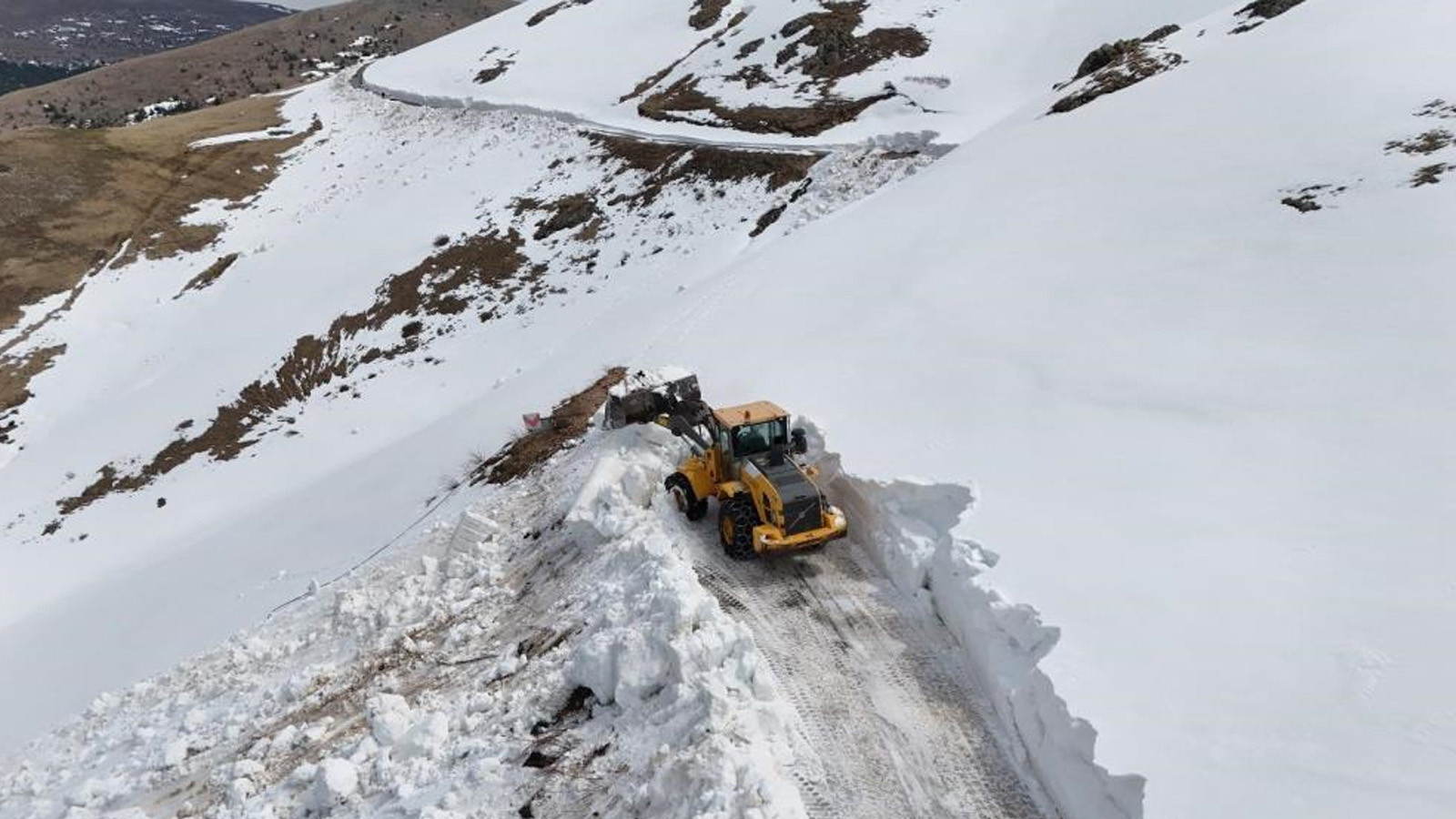 Takvim baharı gösterdi, Ordu’da kar 4 metreye dayandı