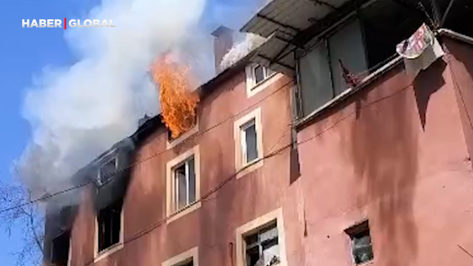 Yangında eşyalar küle döndü, Kur’an-ı Kerim zarar görmedi, köylüler şoke oldu