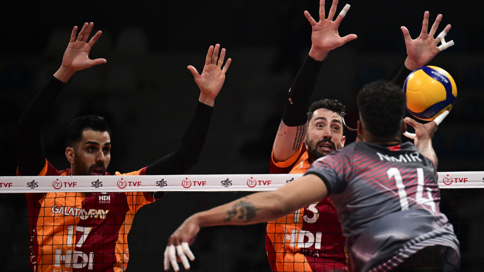 Ziraat Bankkart, Galatasaray'ı yenerek şampiyon oldu