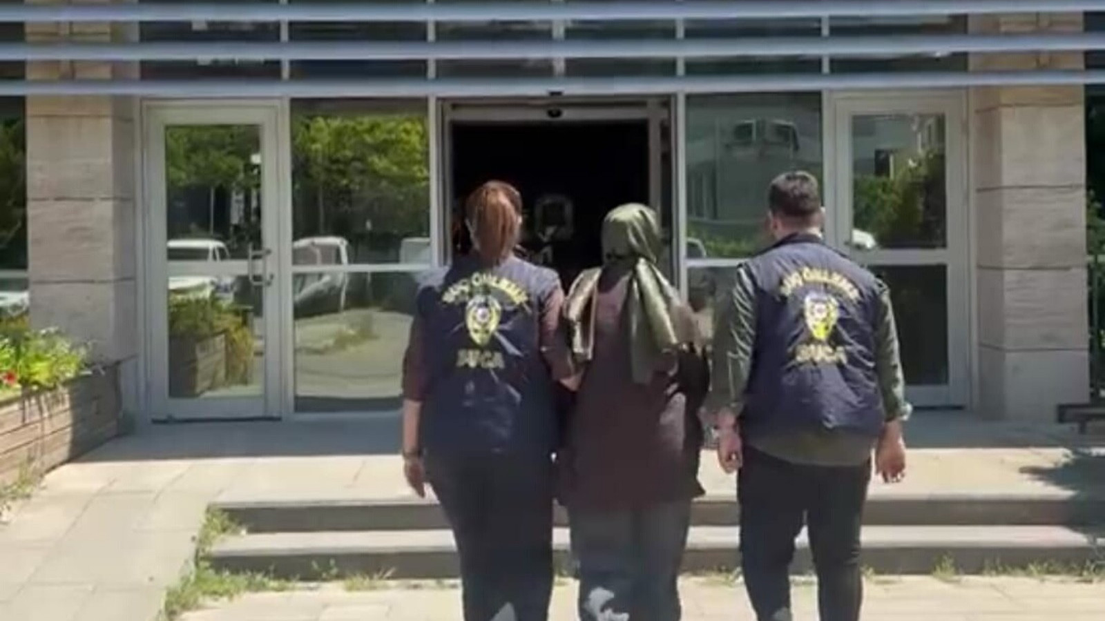 12 yıldır aranan firari hükümlü ölen kız kardeşinin kimliğiyle yakalandı