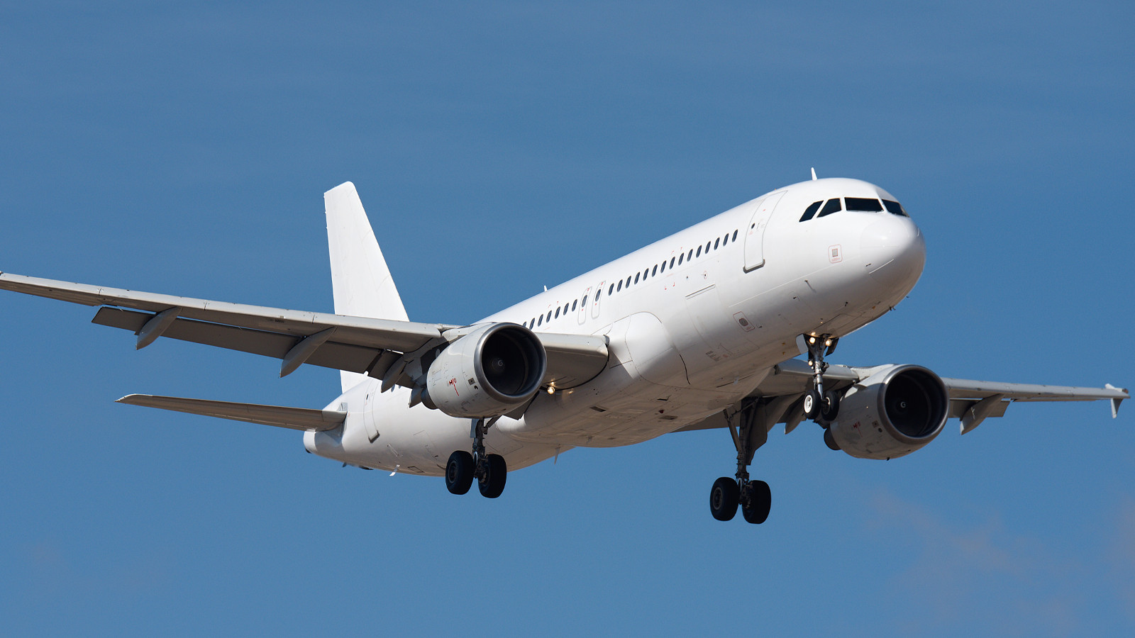 Antalya-Londra uçağında gerilim: Bulgaristan'a acil iniş yaptı