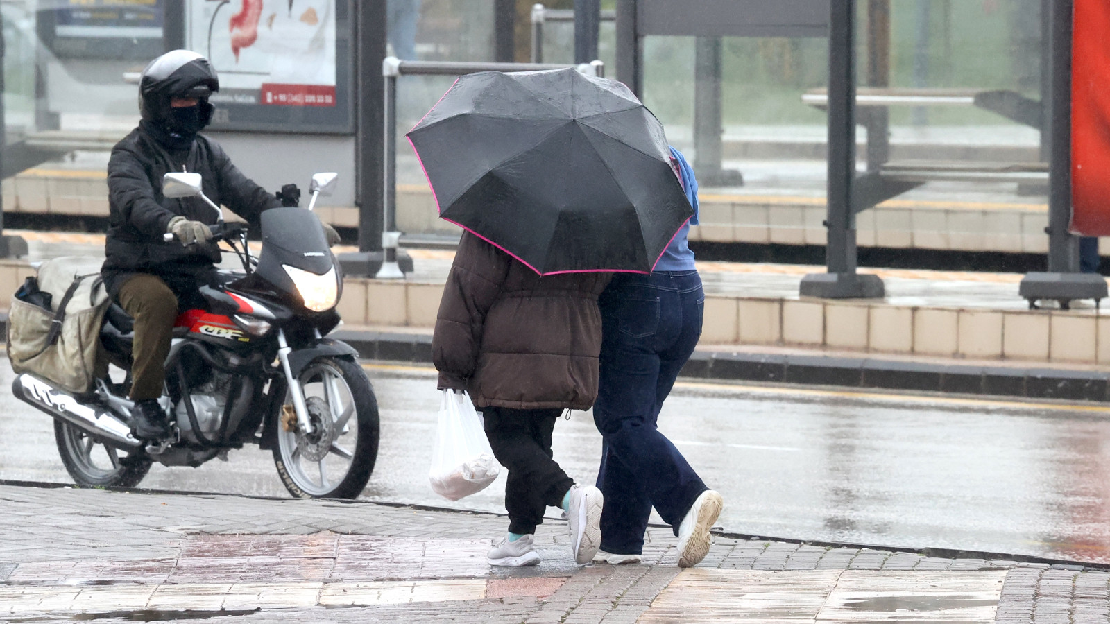 Bu 11 şehirde yaşayanlar gök gürültülü sağanak yağışa dikkat!