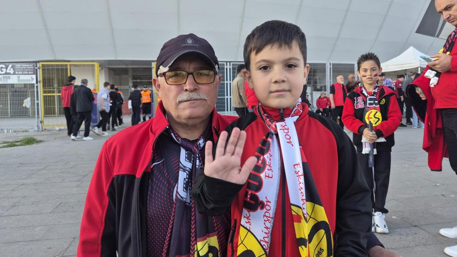 Dede ve torun Eskişehirspor'u play-off'ta yalnız bırakmadı