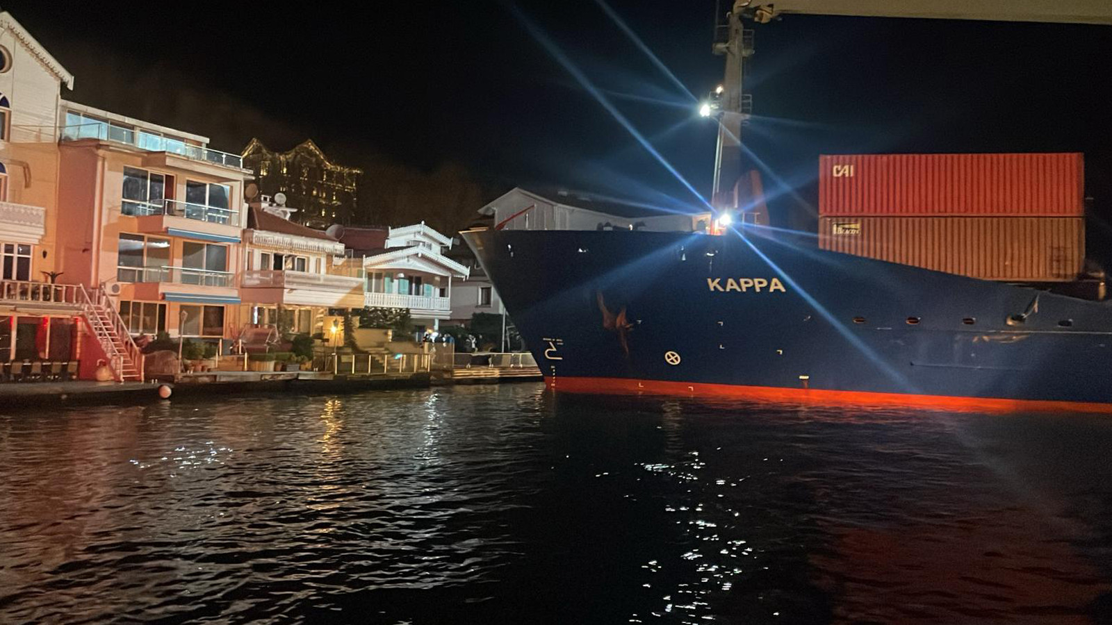 İstanbul Boğazı’nda geminin hasar verdiği yalı ünlü iş kadınının çıktı