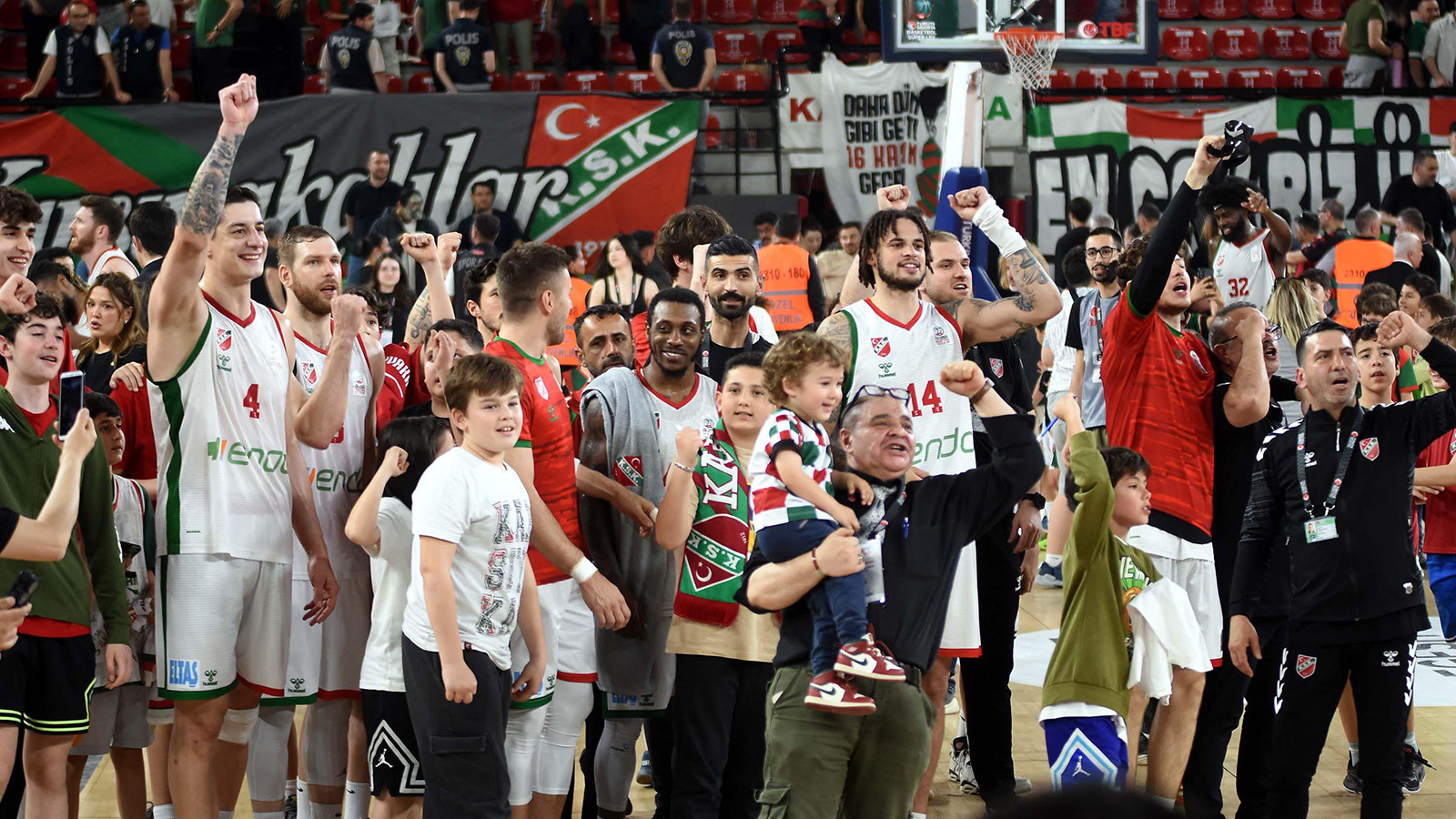 Karşıyaka'nın potada iki final maçına çıkacak