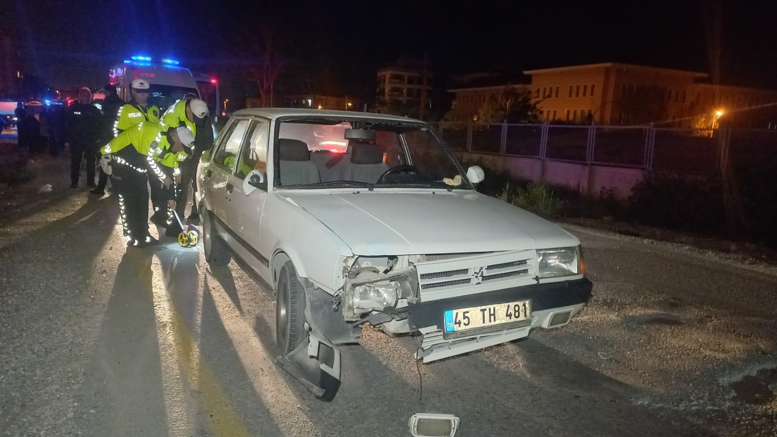 Manisa'da otomobilin çarptığı yaya can verdi