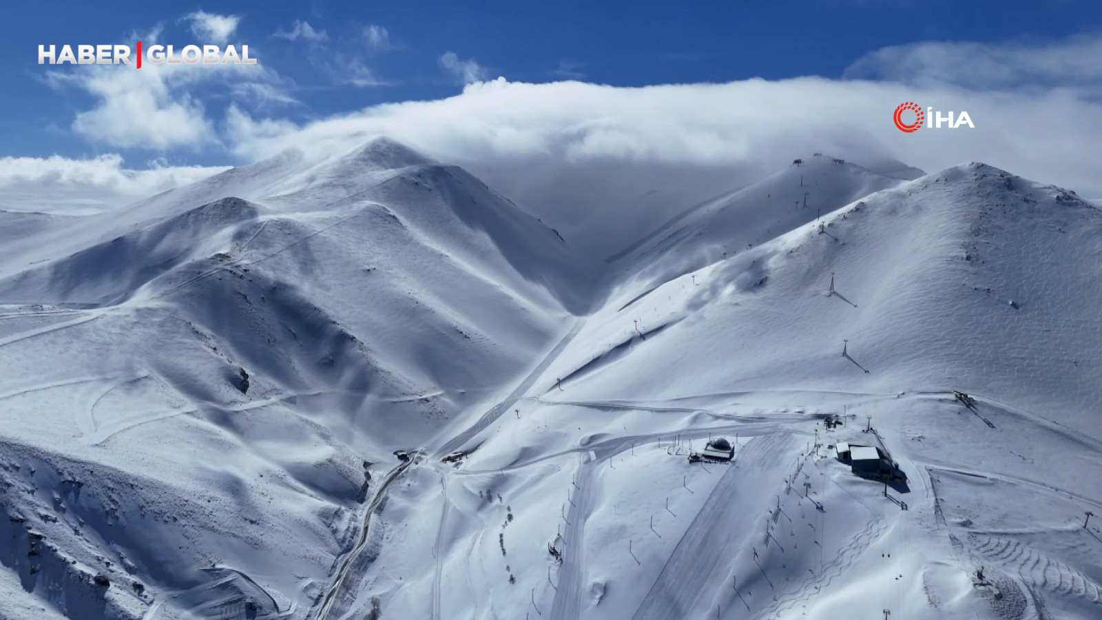 Palandöken beyaz örtüsü ile hayran bıraktı sezon 30 Nisan'a uzadı
