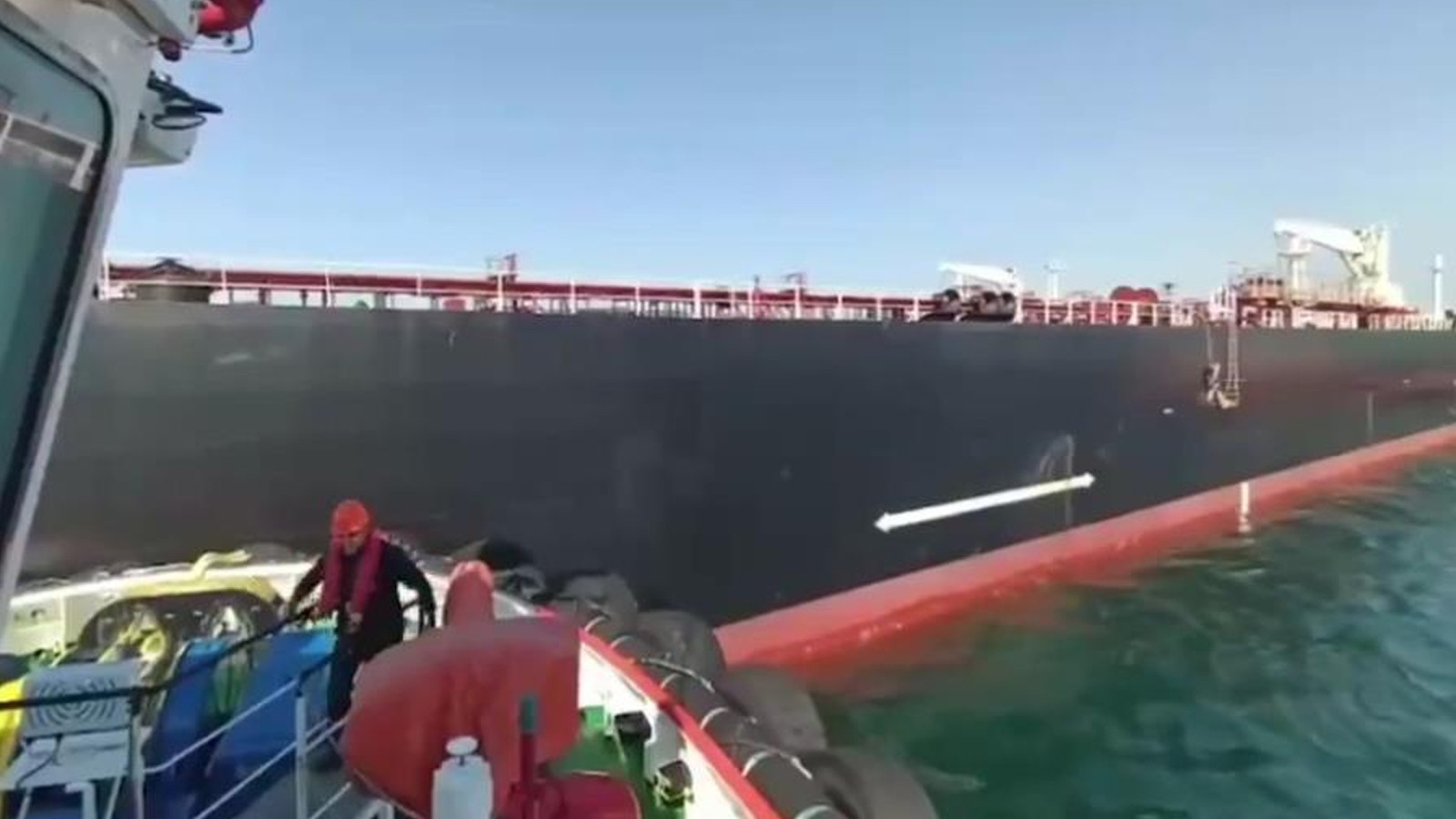 Çanakkale'de sürüklenen tanker demirletildi