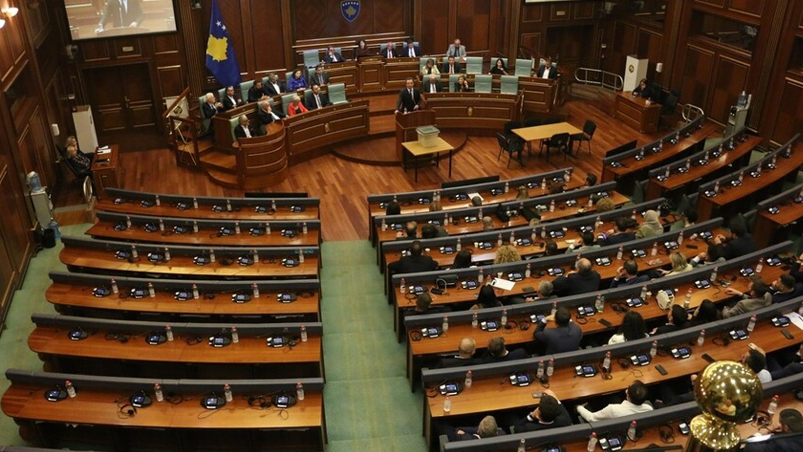 Kosova’da cumhurbaşkanı seçilemedi, ülke erken seçime gidiyor