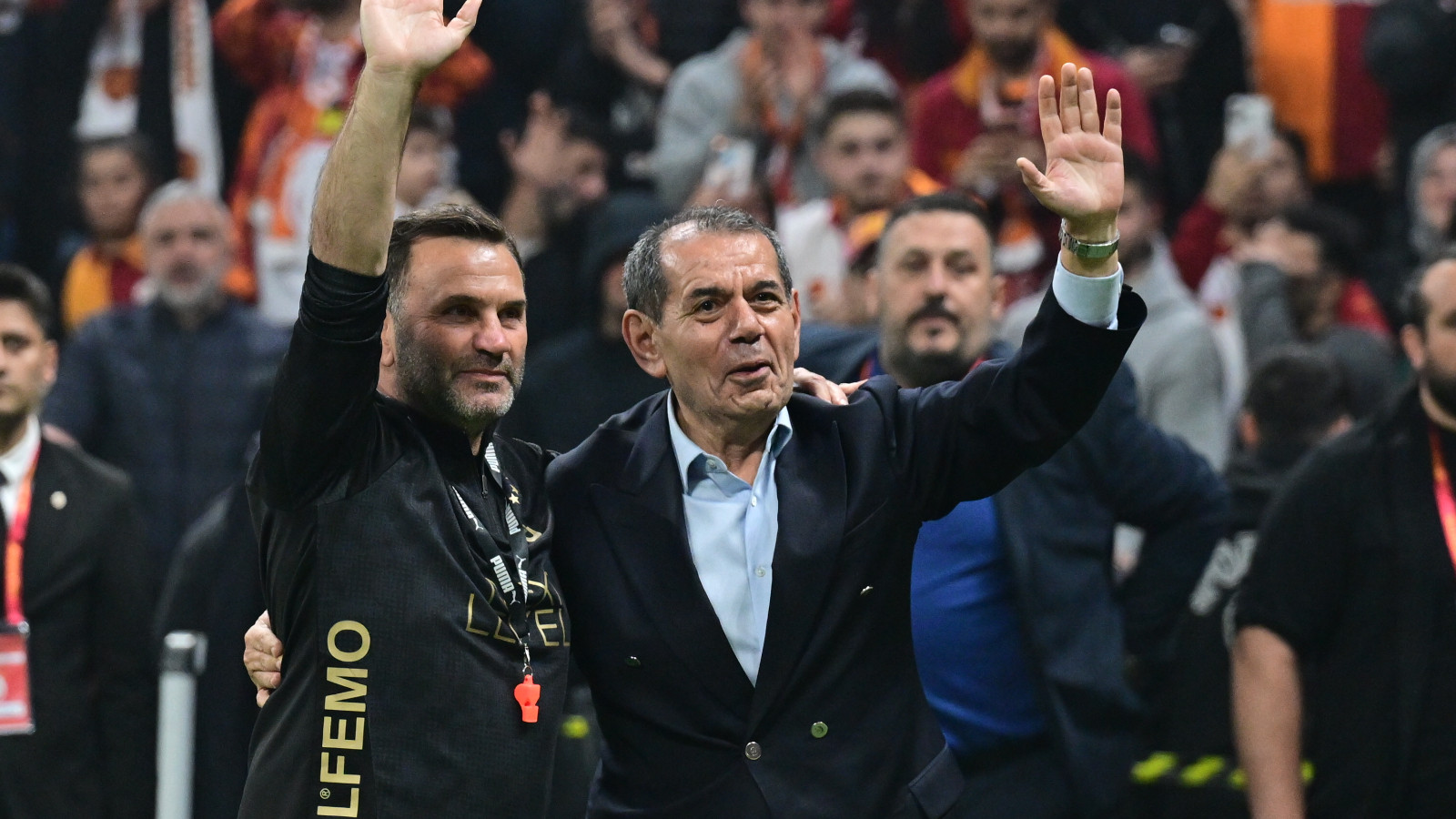 Taraftardan Dursun Özbek'e özel istek