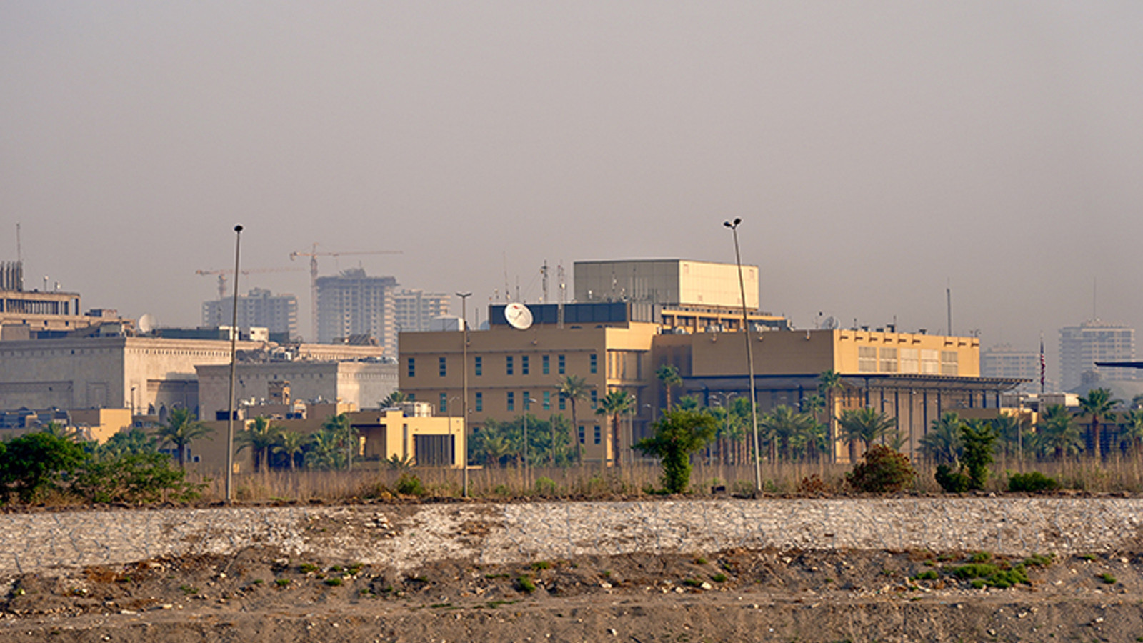 Bağdat'taki ABD büyükelçiliği yakınlarında İHA düşürüldü