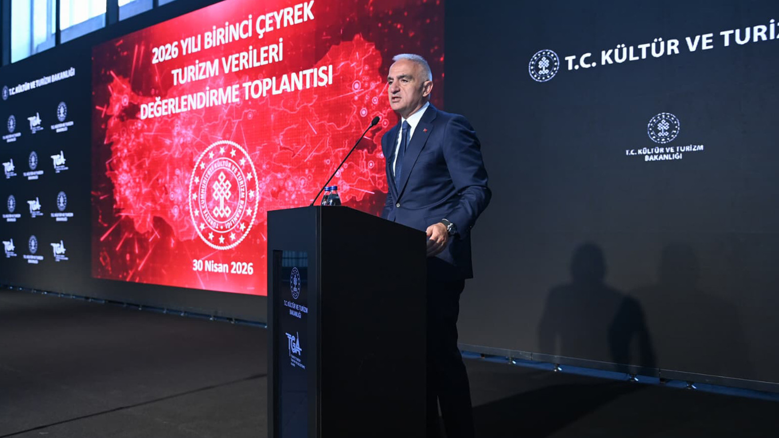 Bakan Ersoy açıkladı: Turizmde ilk çeyrekte güçlü performans